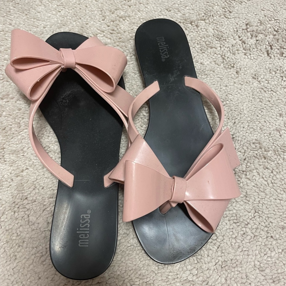 Rubber flip flops and slides